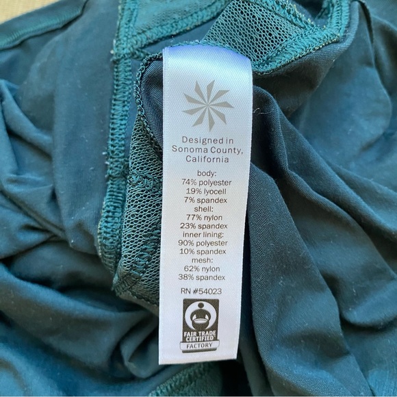 Athleta T Back Lattice Tank in Abyss (Teal Blue Green) XS Built in Bra - Picture 8 of 10